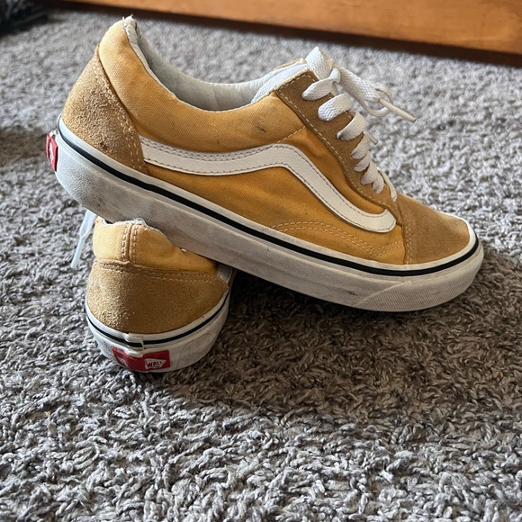 Vans - Picture 2 of 4